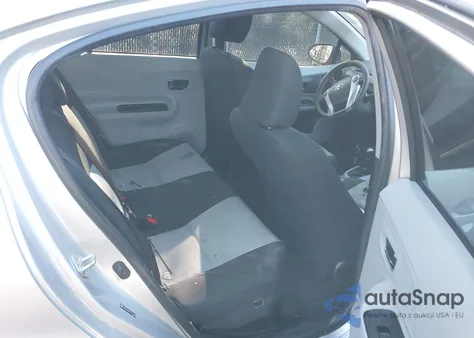 2013 Toyota Prius C Three from USA, damaged, VIN JTDKDTB34D1536326